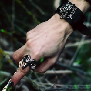 ALCHEMY GOTHIC Bracelet ‘Baphomet’ En Cuir Noir vente en ligne 12