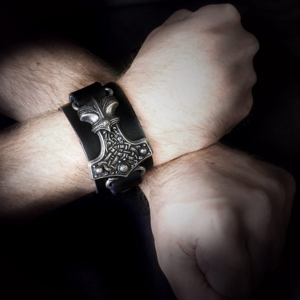 ALCHEMY GOTHIC Bracelet ‘Thunderhammer’ En Cuir Noir luxe soldes 6