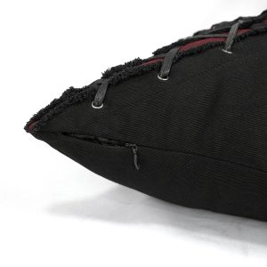 qualité d’originales DEVIL FASHION Coussin ‘Punk’ Noir Et Rouge En Forme De X 31