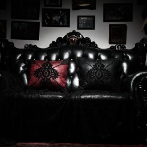 PUNK RAVE Taie D’Oreiller Décorative ‘Gothic Cozy’ Rouge livraison la plus rapide 30